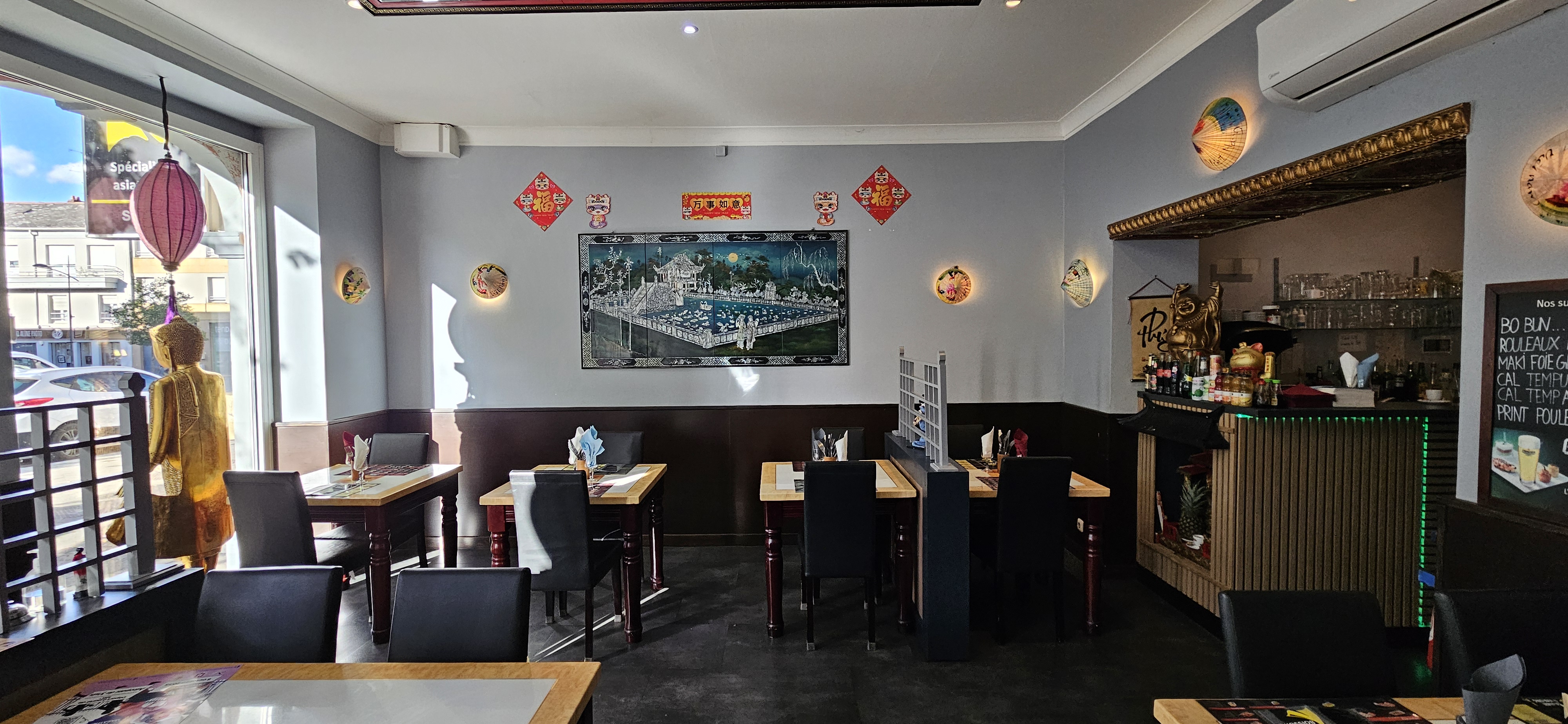 Zone d'accueil du restaurant